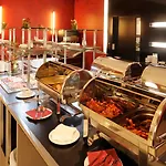 Hotel Grand Majestic 4*