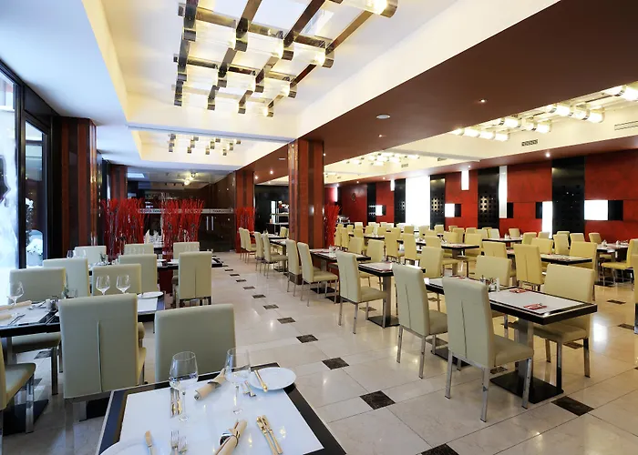 酒店 Grand Majestic 4*