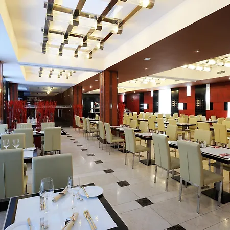 酒店 Grand Majestic 4*