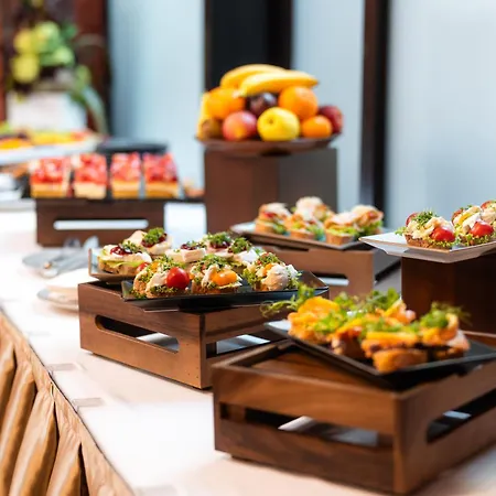Grand Majestic 4* براغ