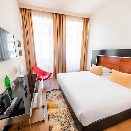 Hotel Grand Majestic 4*