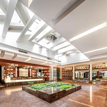 Hotel Grand Majestic