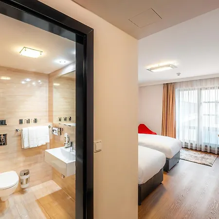 Grand Majestic Hotel 4*