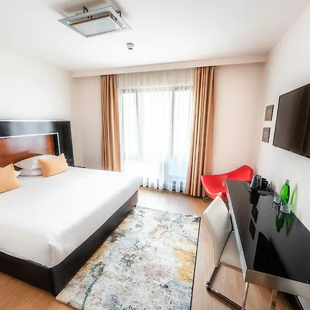 Hotel Grand Majestic 4*
