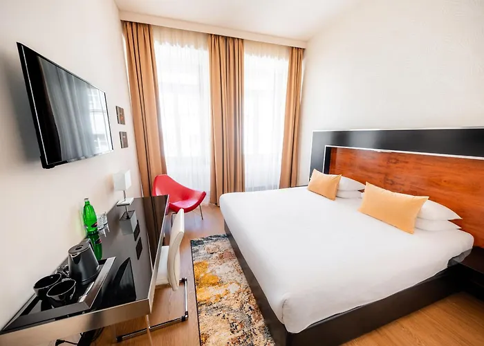 Hotel Grand Majestic 4*