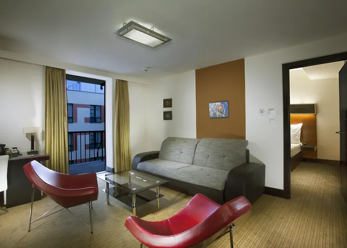 Hotell Grand Majestic 4*