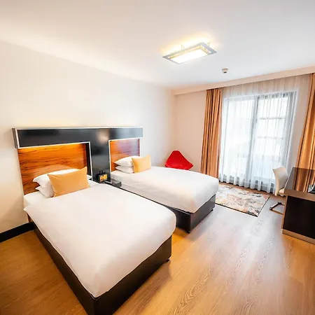 Grand Majestic 4*