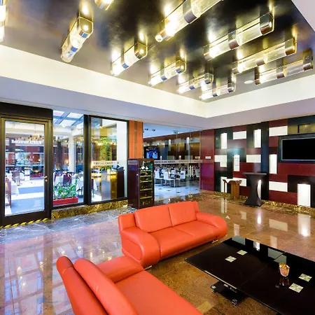 酒店 Grand Majestic