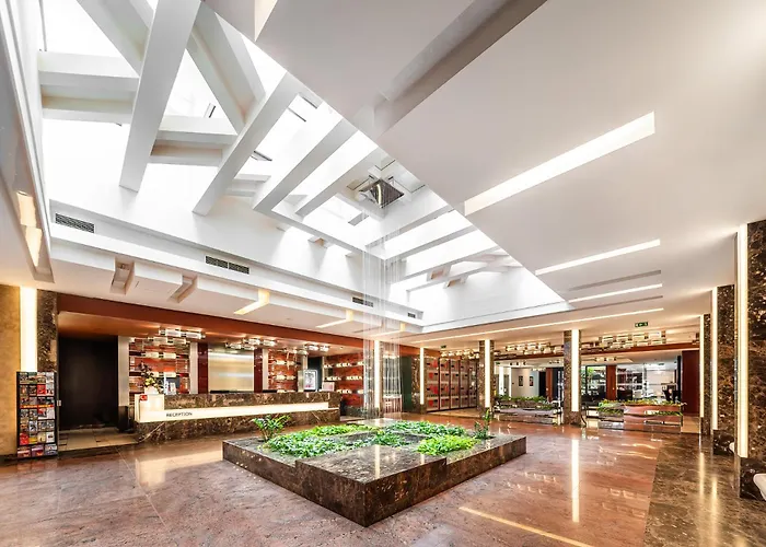 Hotel Grand Majestic